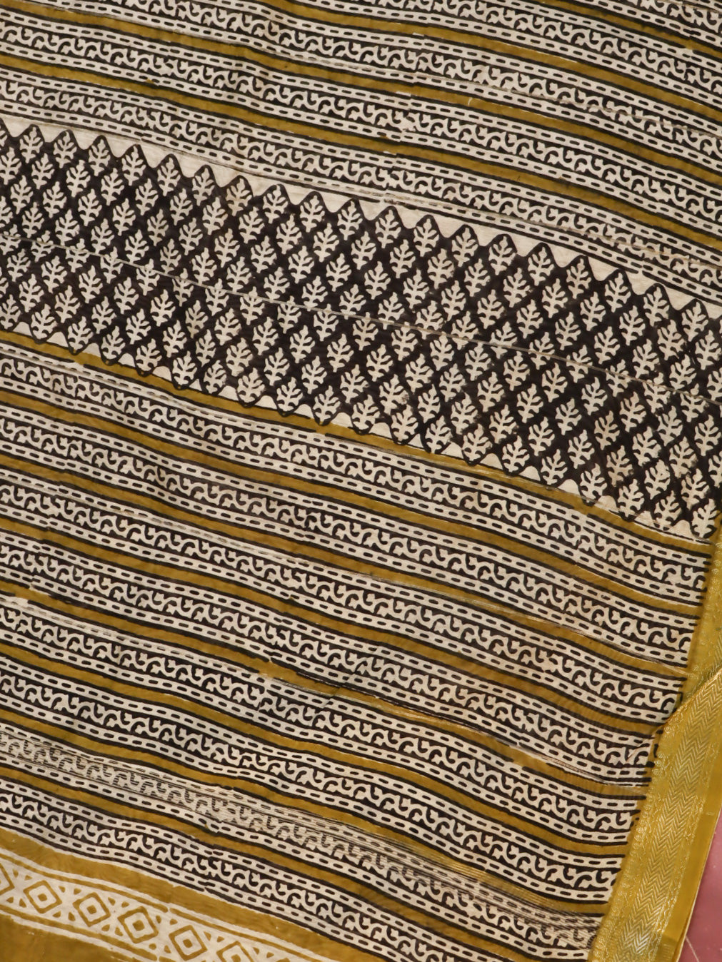 Handloom Maheshwari Silk Bagru Block Printed Saree-Beige