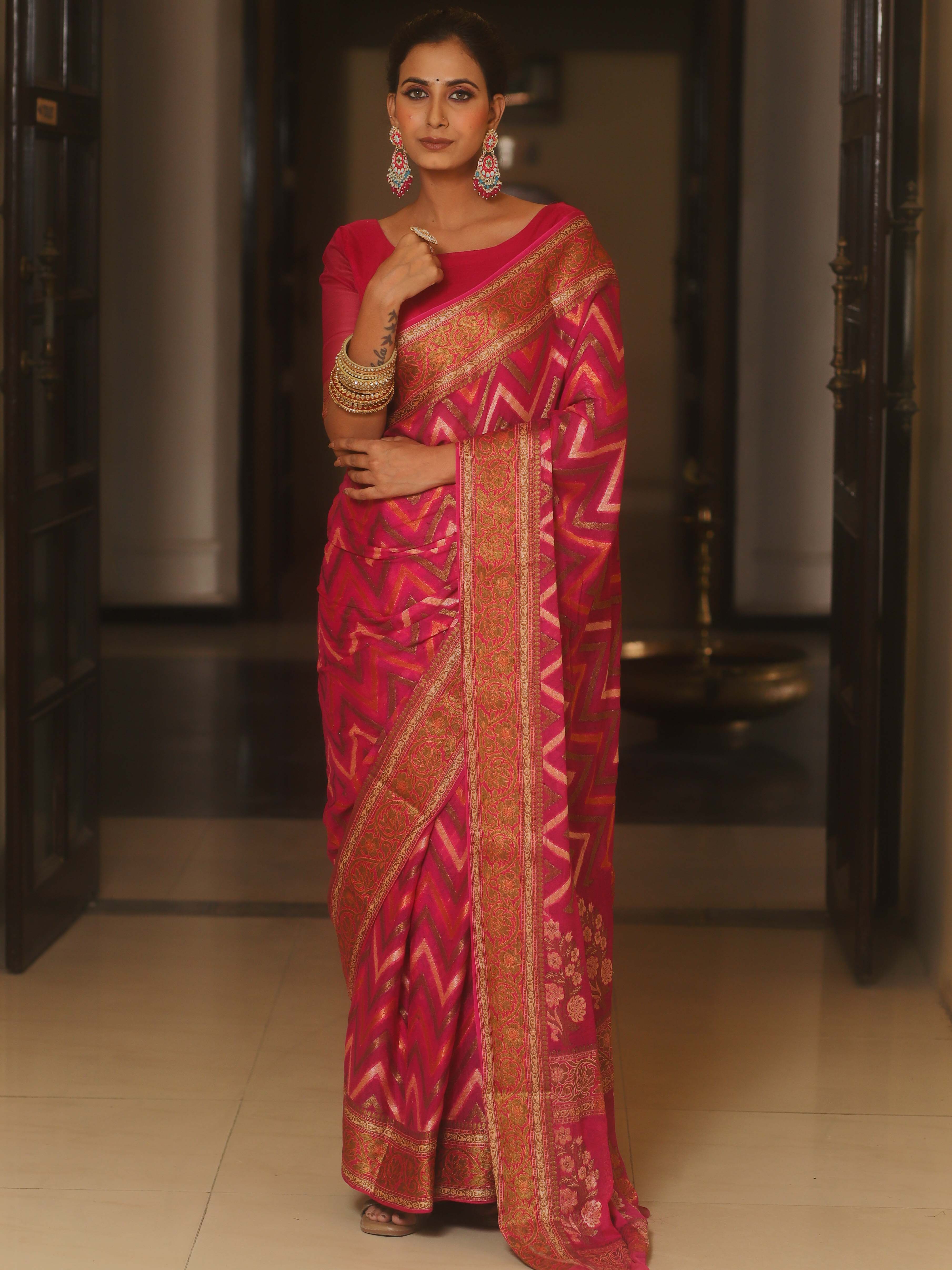 Banarasee Pure Chiffon Saree Zig-Zag Zari Design-Pink