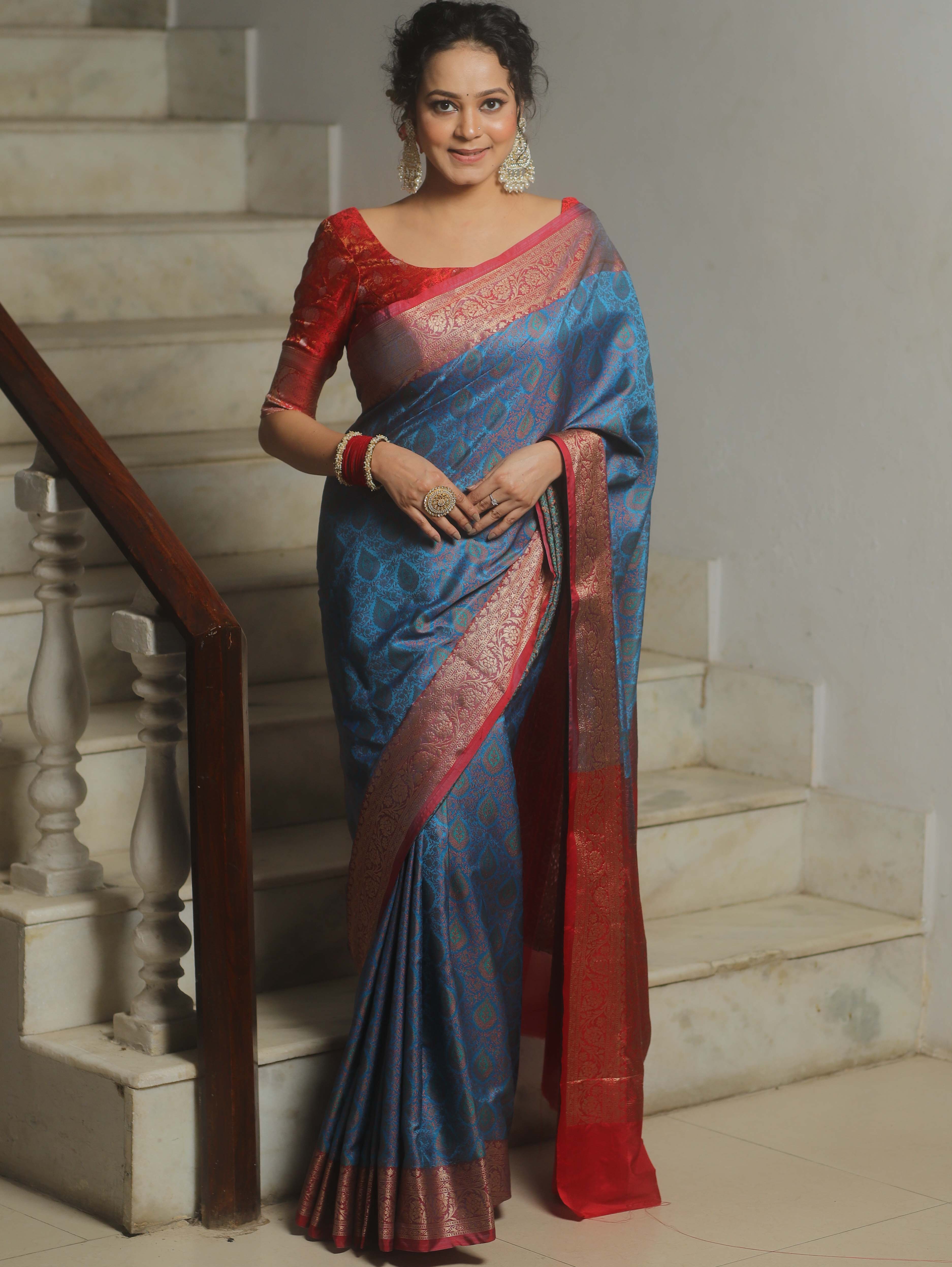 Banarasee Handwoven Semi-Katan Tanchoi Weaving Floral Border Saree-Blue & Red