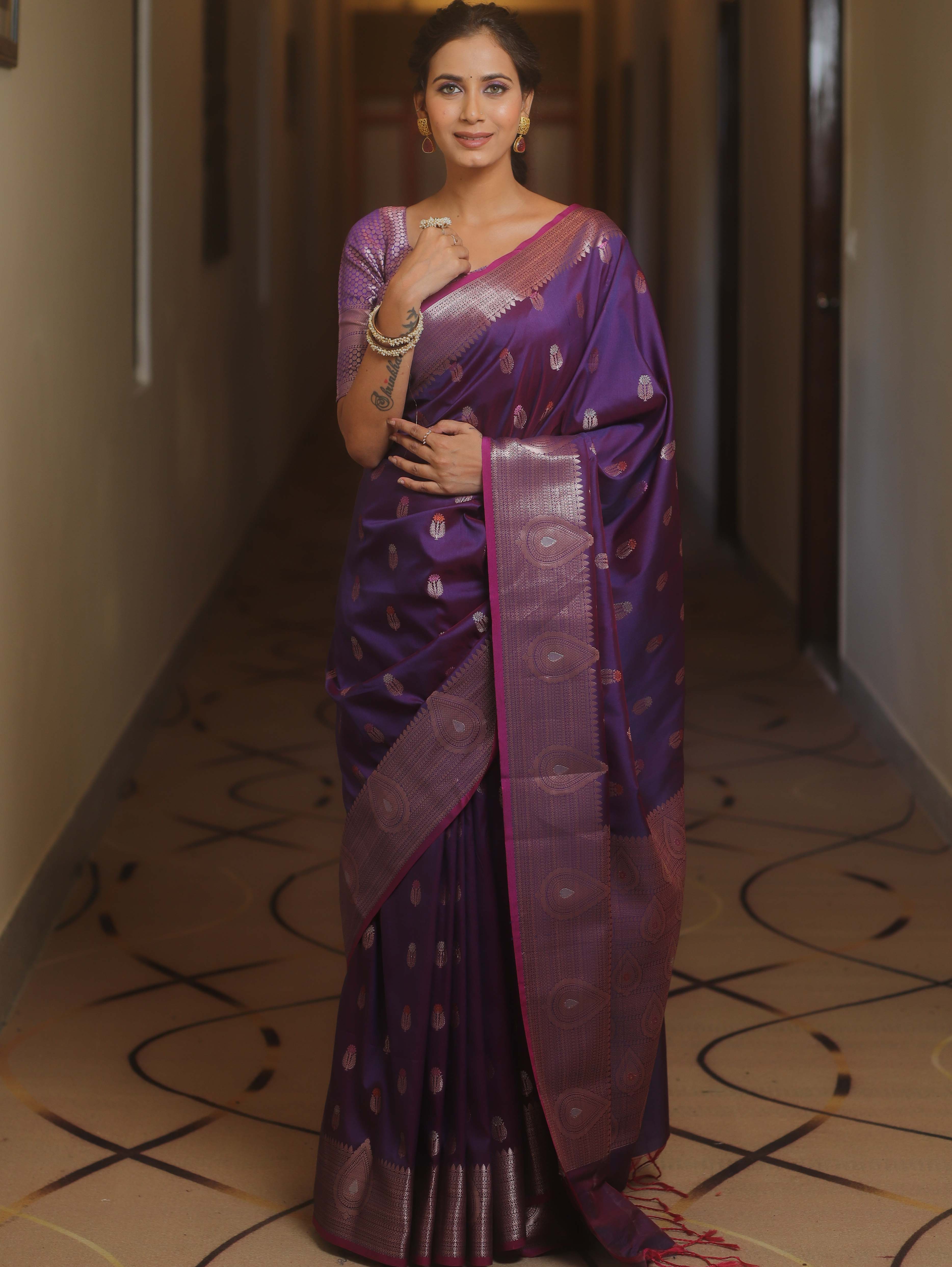 Banarasee Handwoven Semi Silk Saree With Zari Buti Design-Violet (Dual Tone)