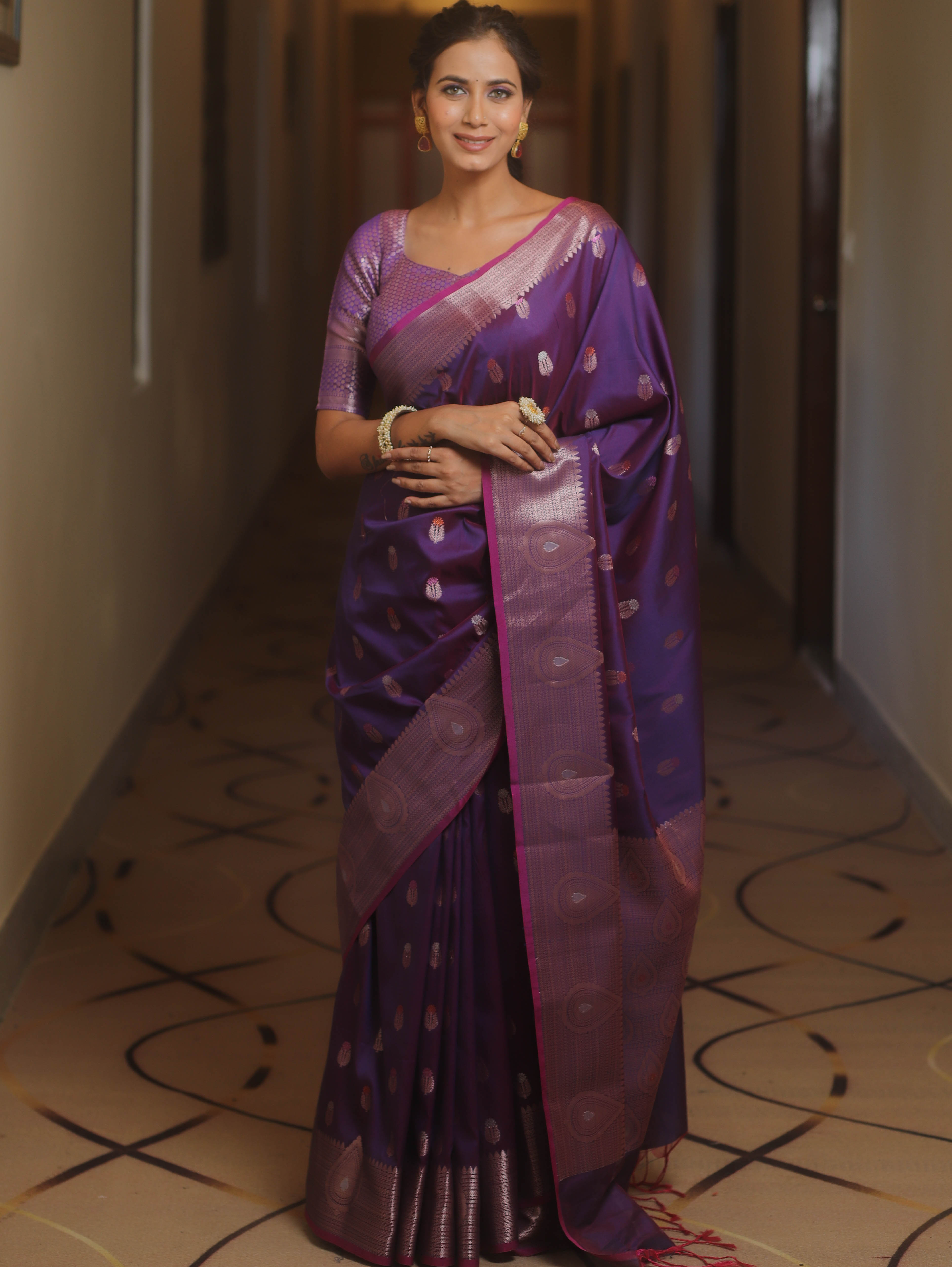 Banarasee Handwoven Semi Silk Saree With Zari Buti Design-Violet (Dual Tone)