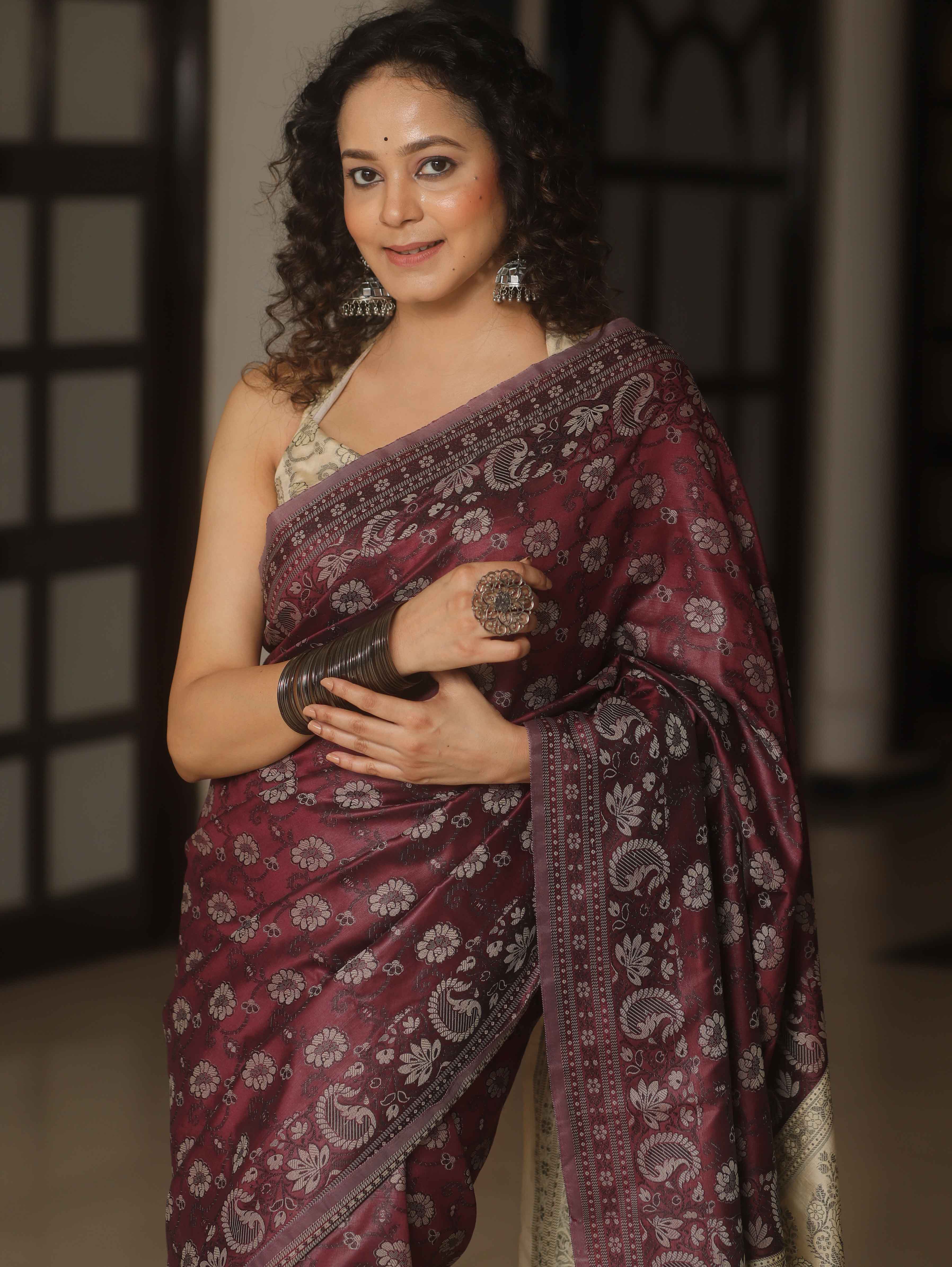 Banarasee Patola Semi Silk Saree With Floral Design Contrast Pallu-Wine