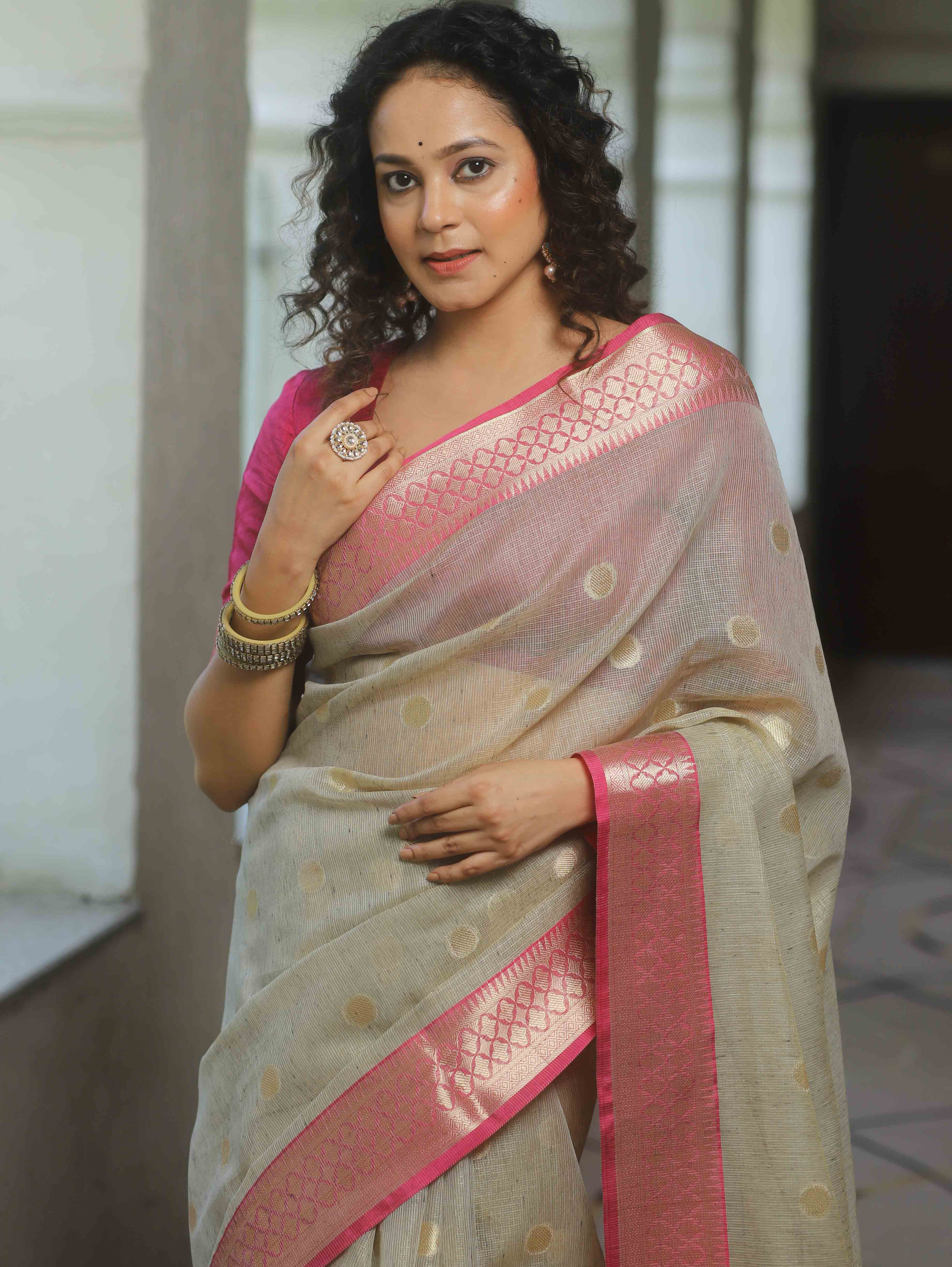 Banarasee Cotton Silk Kota Checks Saree With Zari Design-Silver & Pink