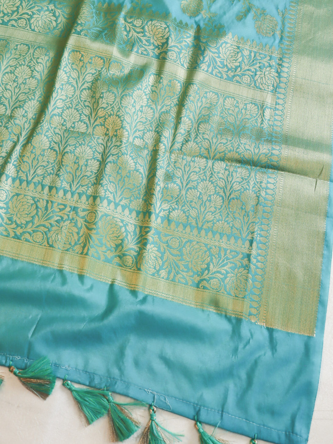 Banarasee Handwoven Semi Silk Dual Color Saree With Zari Border-Green & Blue