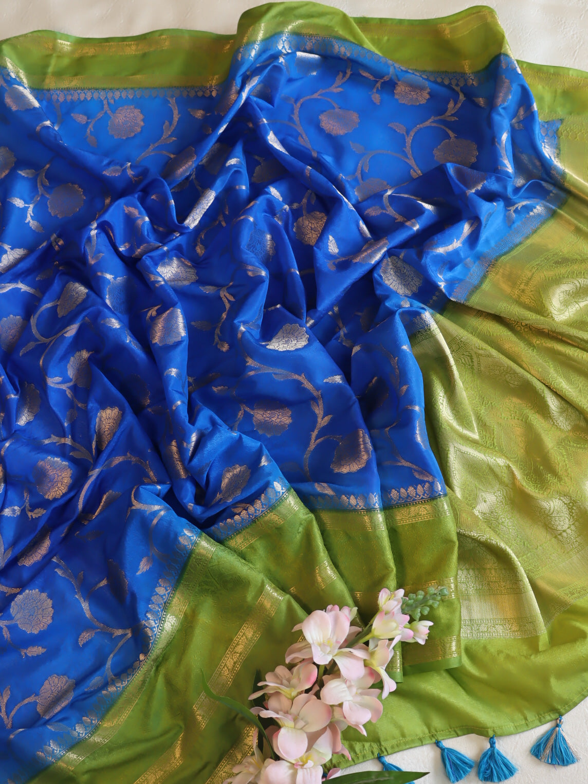 Banarasee Handwoven Semi Silk Saree With Jaal Design-Blue & Green