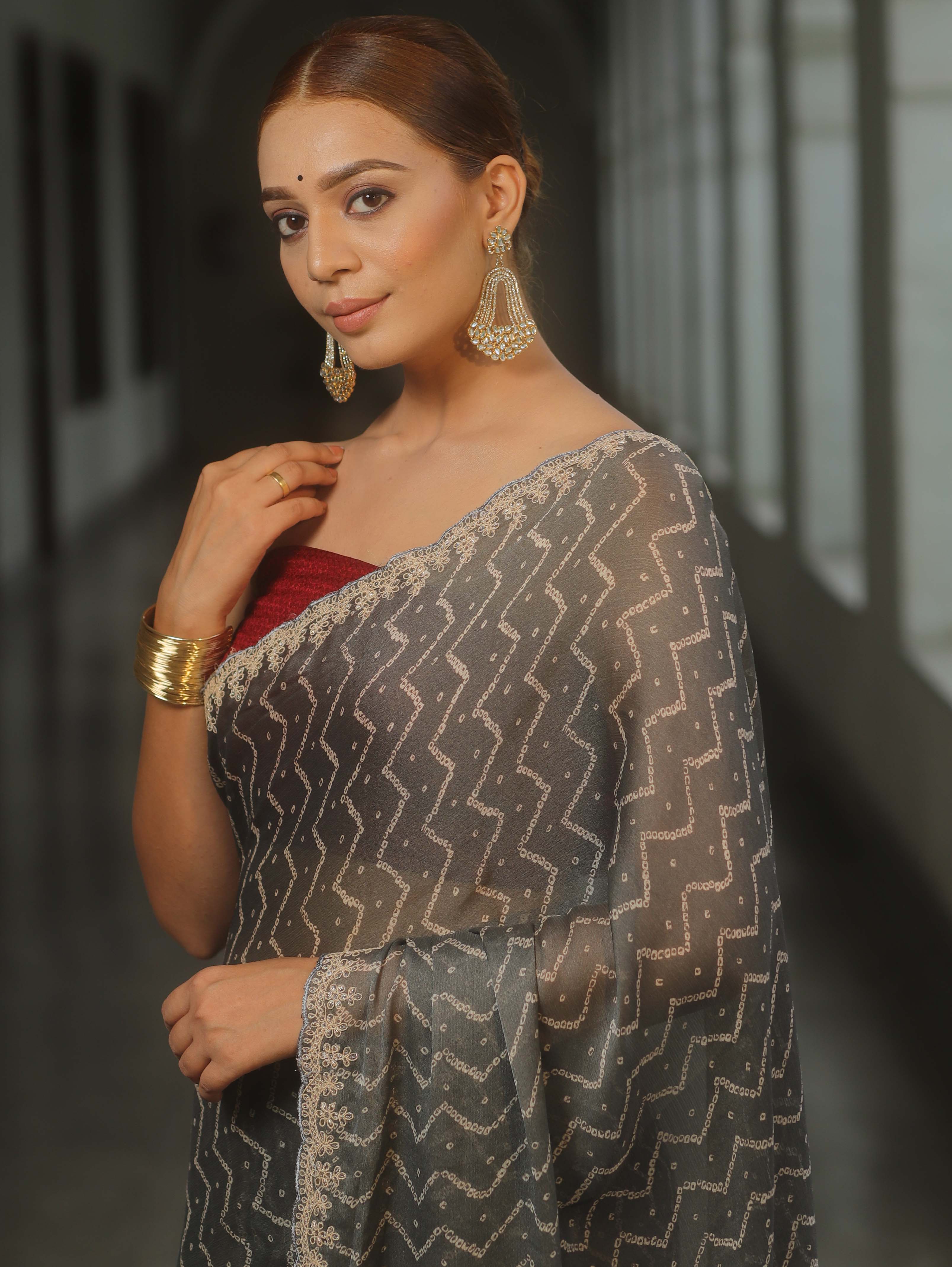 Banarasee Chiffon Bandhani Print Saree & Hand Work With Contrast Blouse-Grey