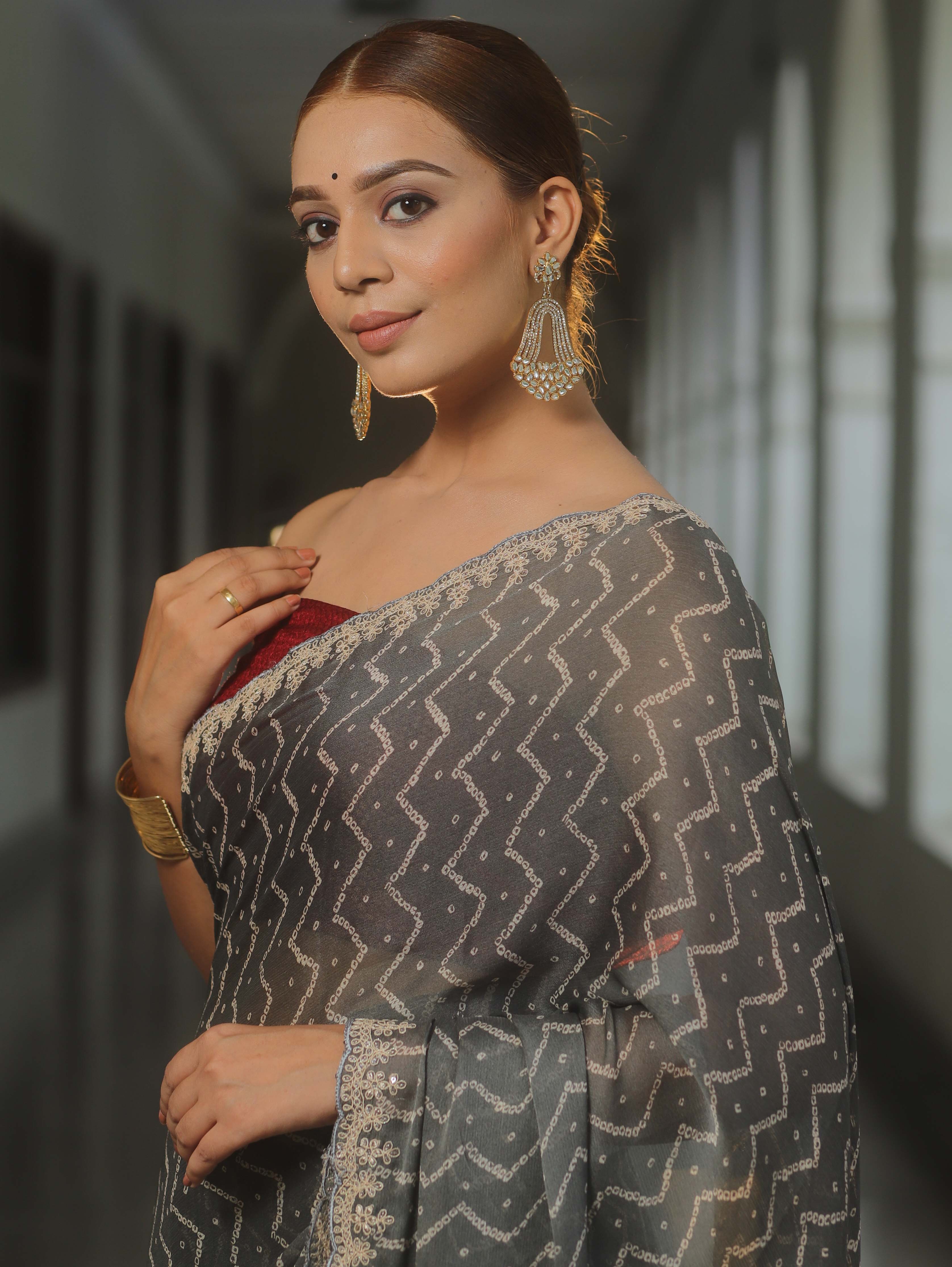 Banarasee Chiffon Bandhani Print Saree & Hand Work With Contrast Blouse-Grey