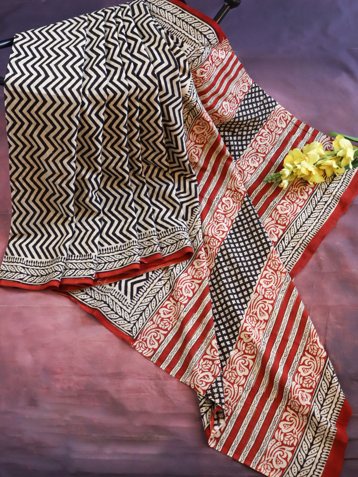 Handloom Mul Cotton Hand-Block Print Saree-Beige & Black