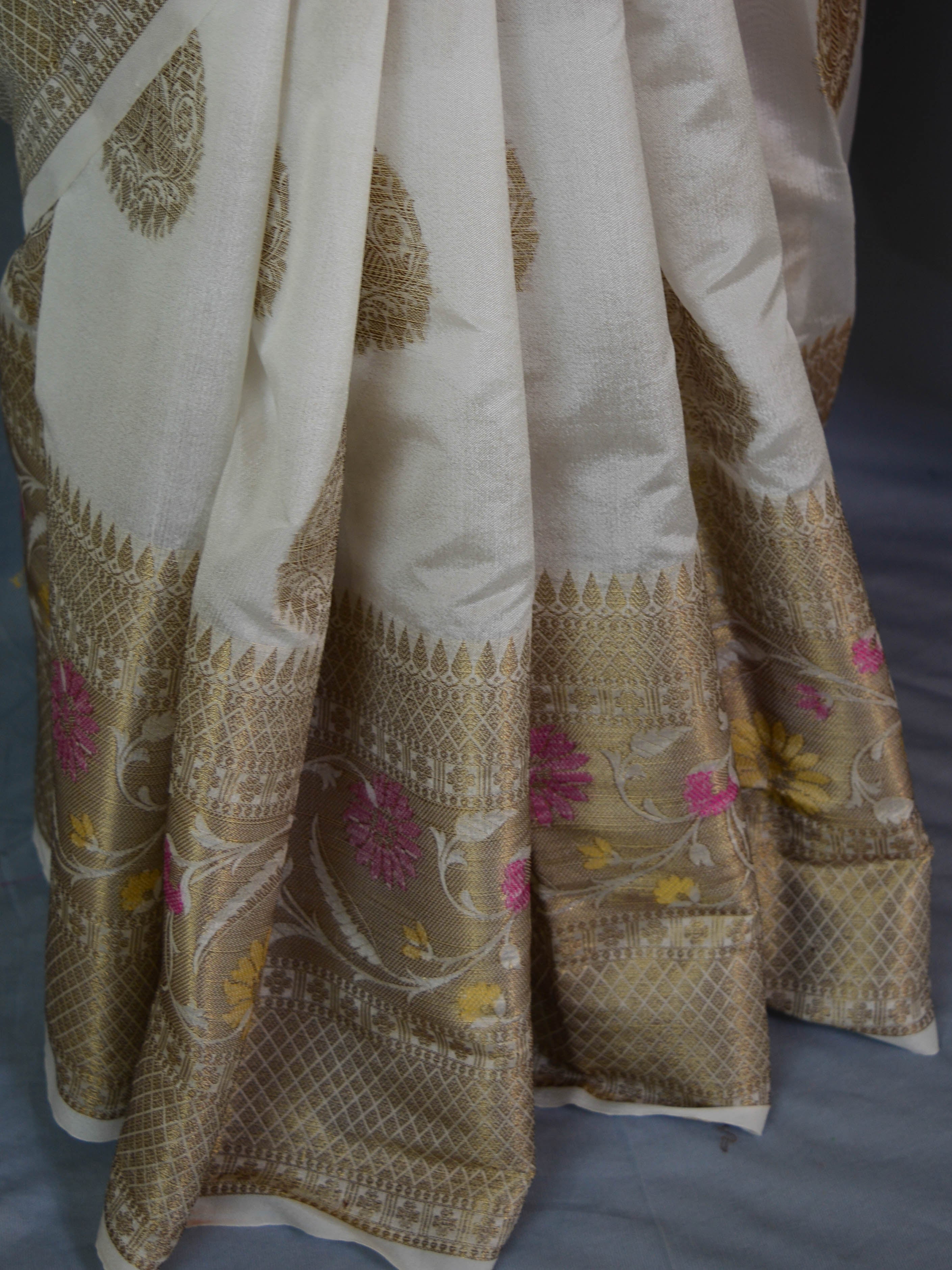 Banarasee Handwoven Semi Silk Saree With Zari Buta-White