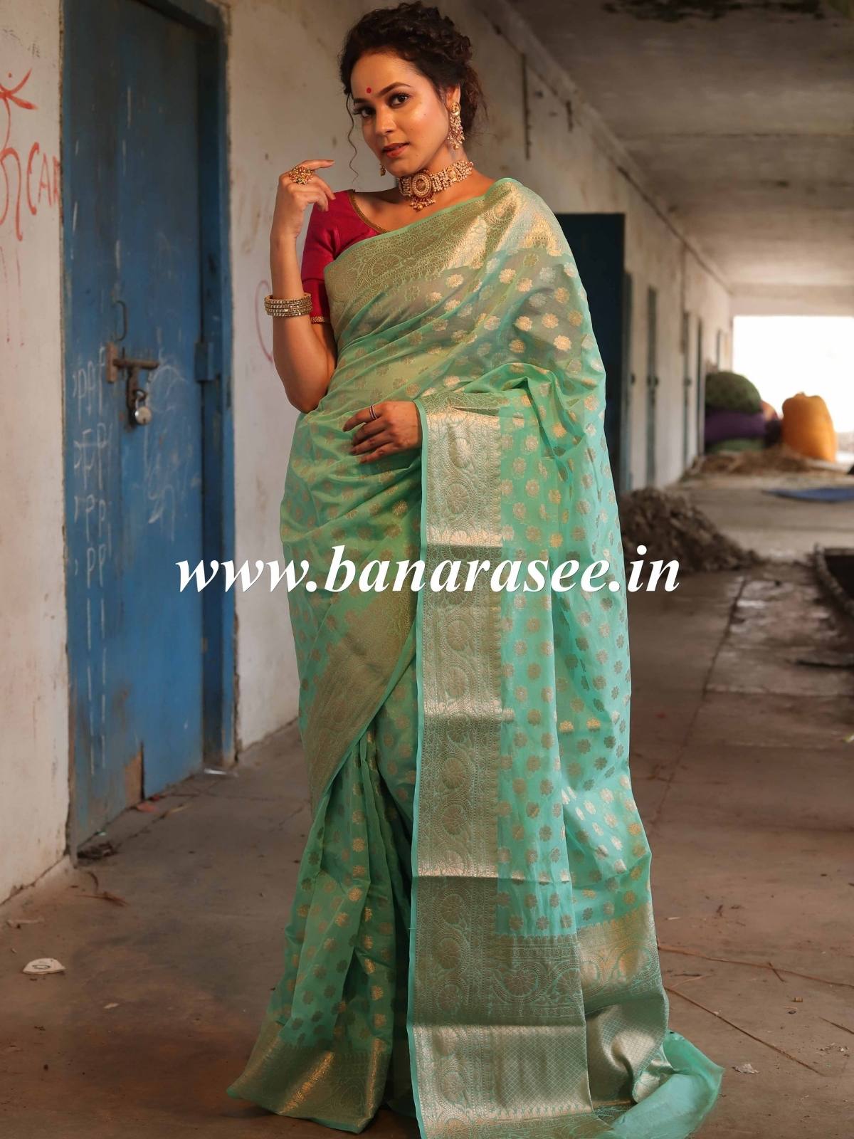 Banarasee Handwoven Semi-Chiffon Saree With Silver Zari Buti & Border-Green